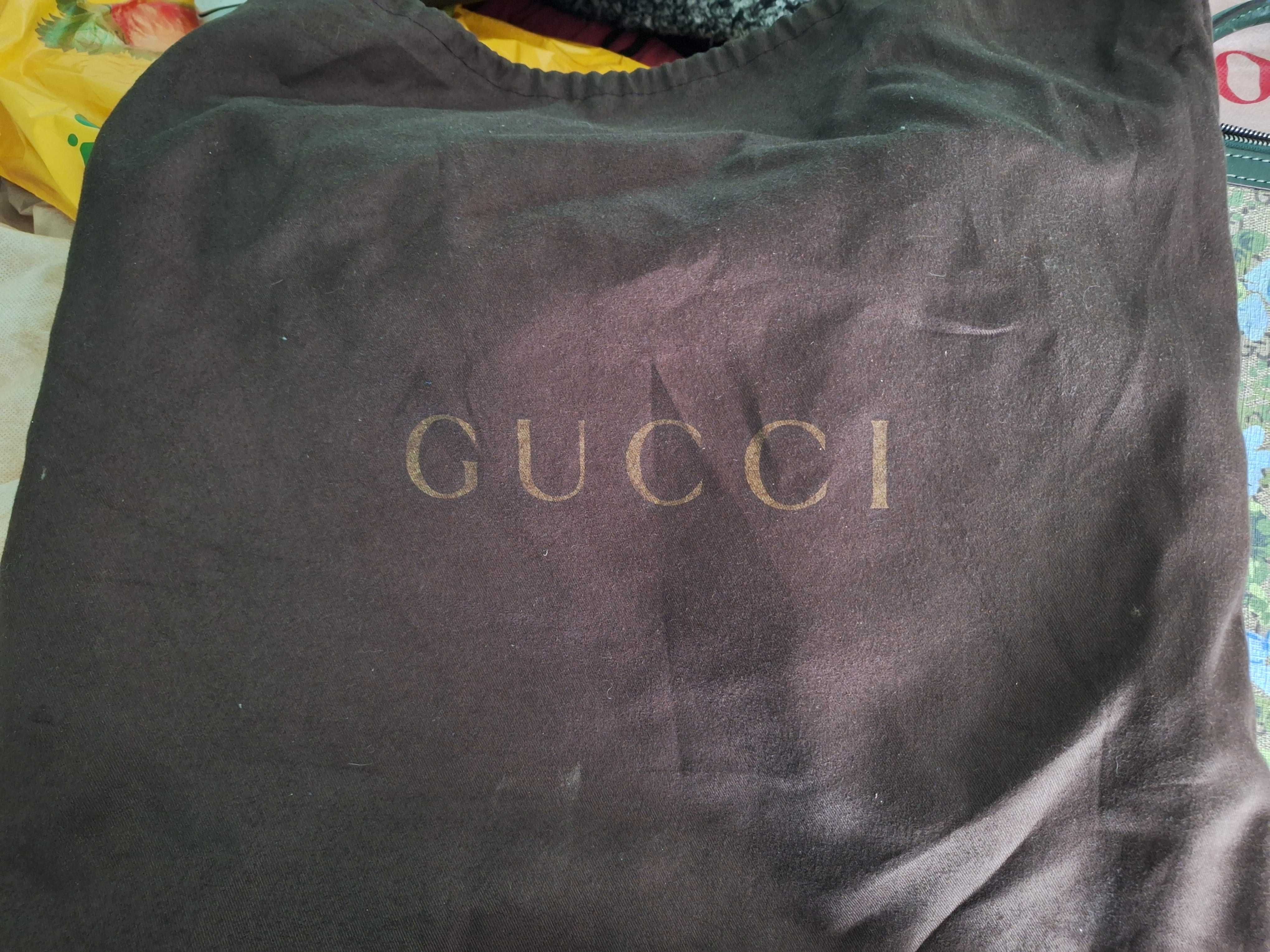 Дамска чанта Gucci неразличима от оригинална