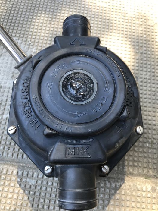 Ръчна осушителна помпа за лодка , марка Henderson