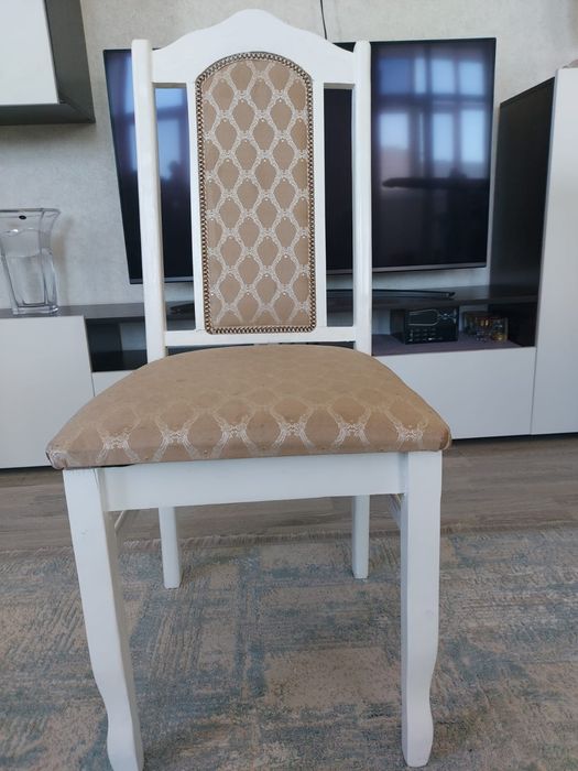 Продается стол и стулья