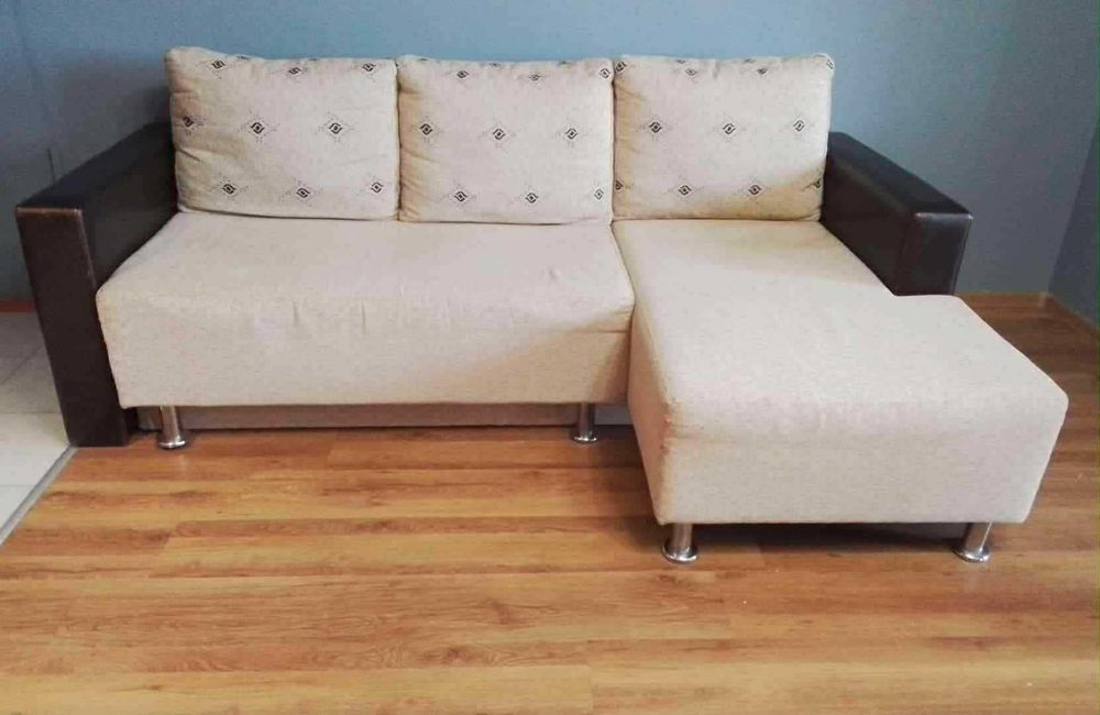 Ъглов диван за продан