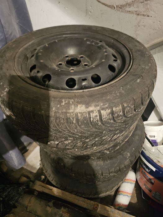 Set de 4 cauciucuri cu jante tabla pentru iarna