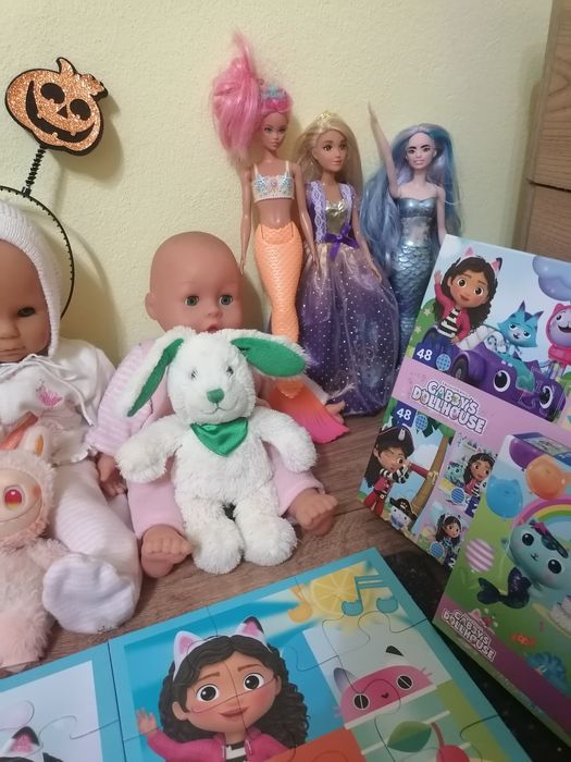 Vând jucării pentru fetite  în stare buna