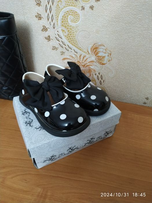 Продам детскую обувь