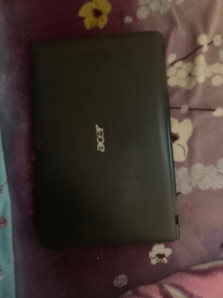 Vand laptop acer i3 aspire