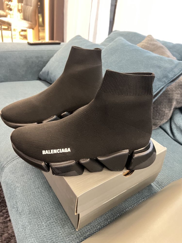 BALENCIAGA обувки.Нови,кутия,етикети,всичко от до.42ри номер.