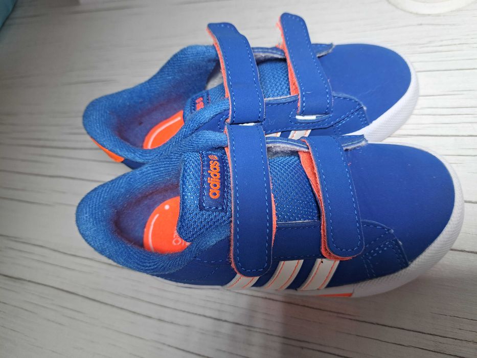 Детски маратонки adidas за момче