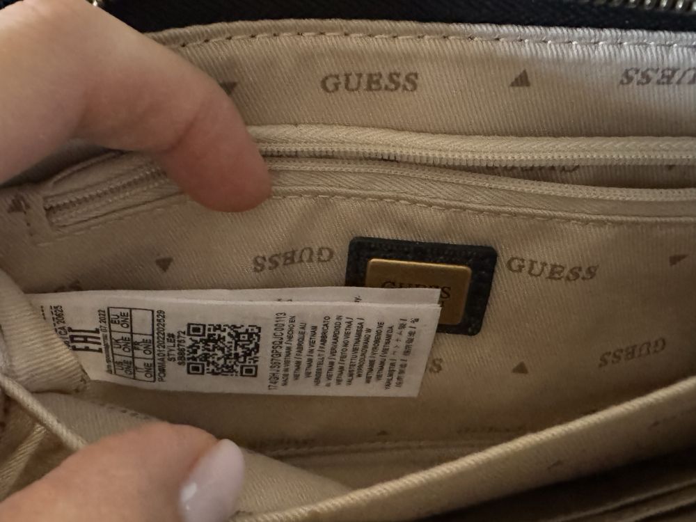 Нова чанта guess