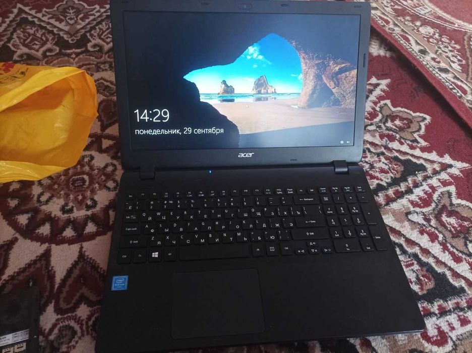 Acer noutbok 1mln 700