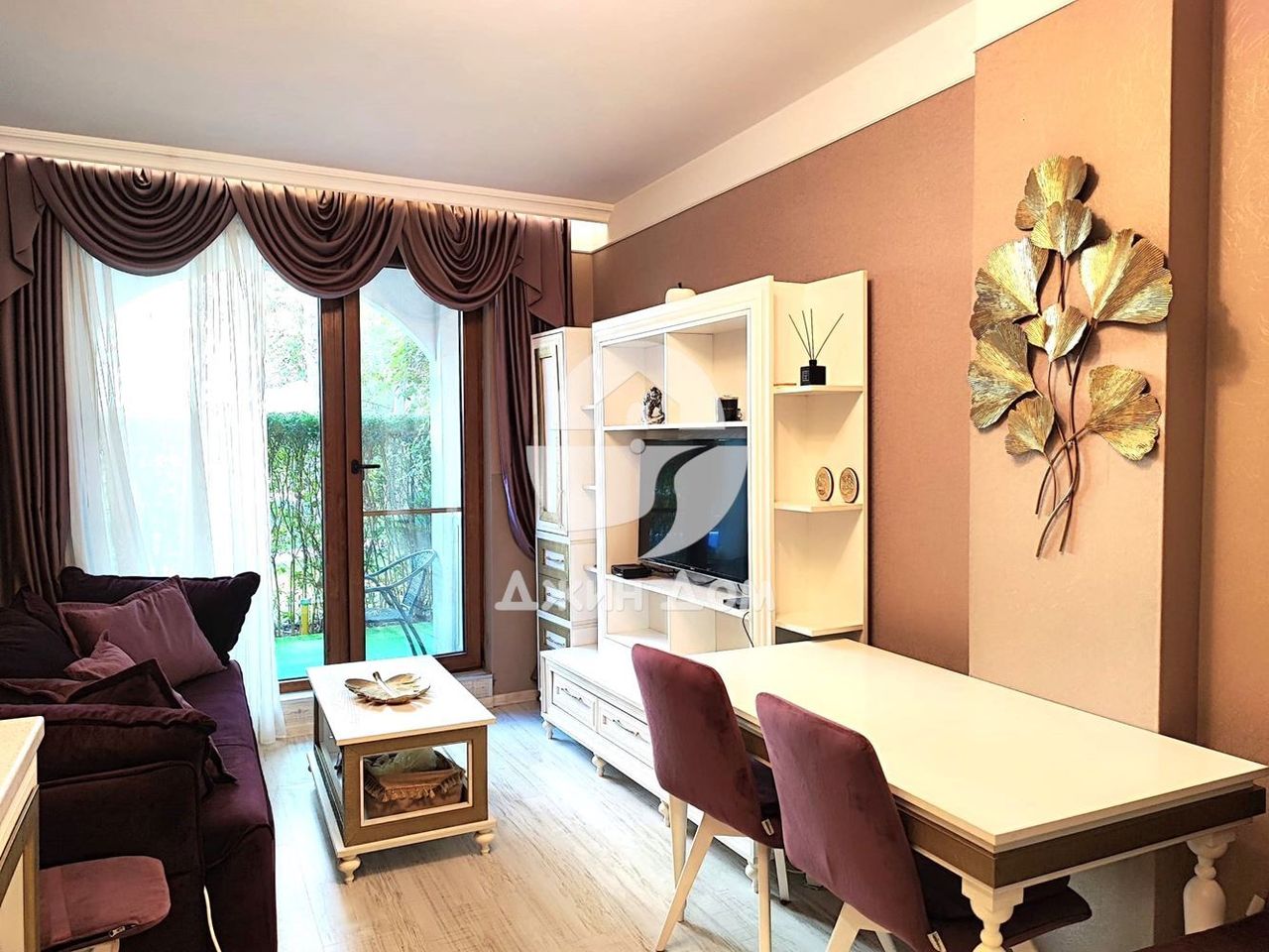 Продава се Двустаен апартамент в к.к. Слънчев бряг - 64 кв.м за 1438 €/кв.м - Снимка #1