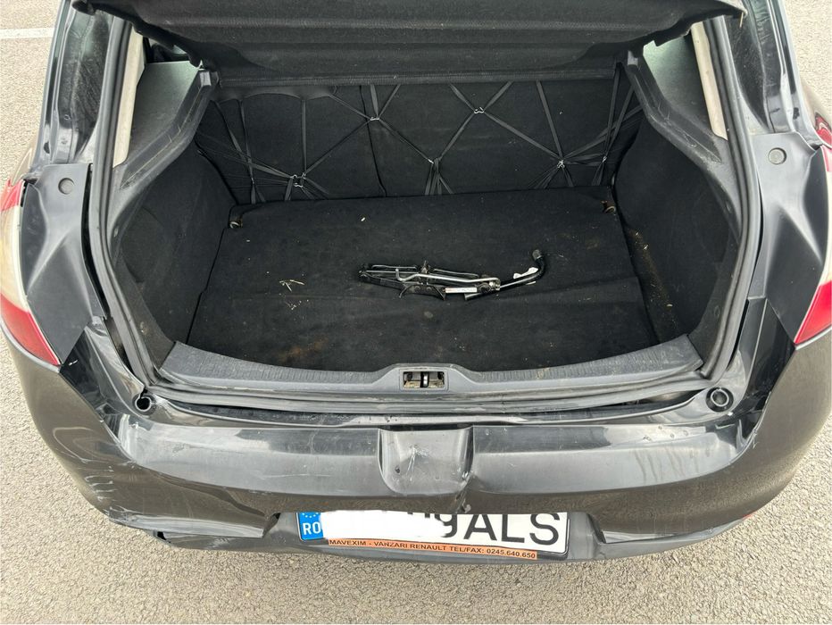 Renault Megane3 1,5 dci 107cp Usor Avariat / Lovit