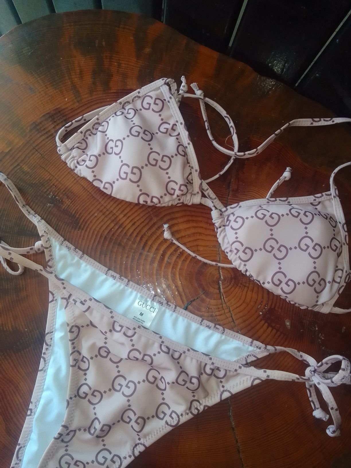 Бански LV и GUCCI