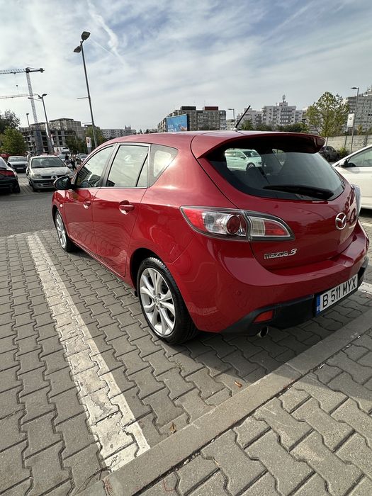 Mazda 3 Hatchback 2011