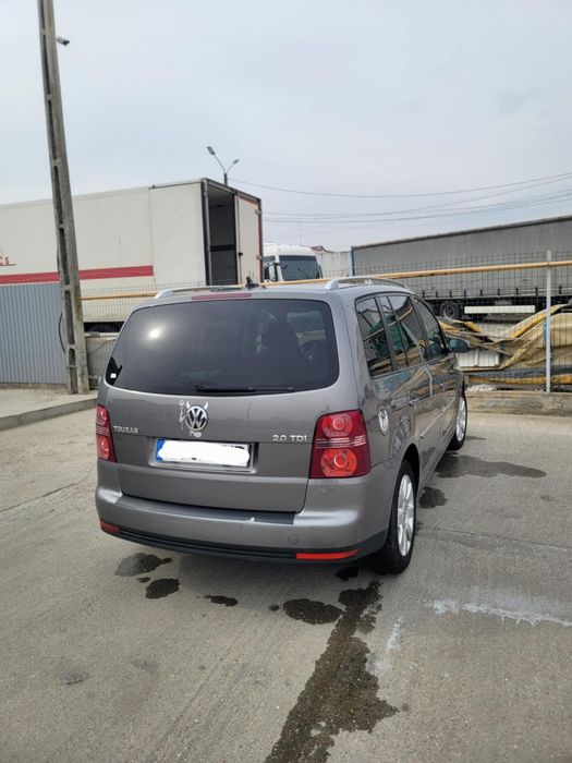 Vând Touran Facelift