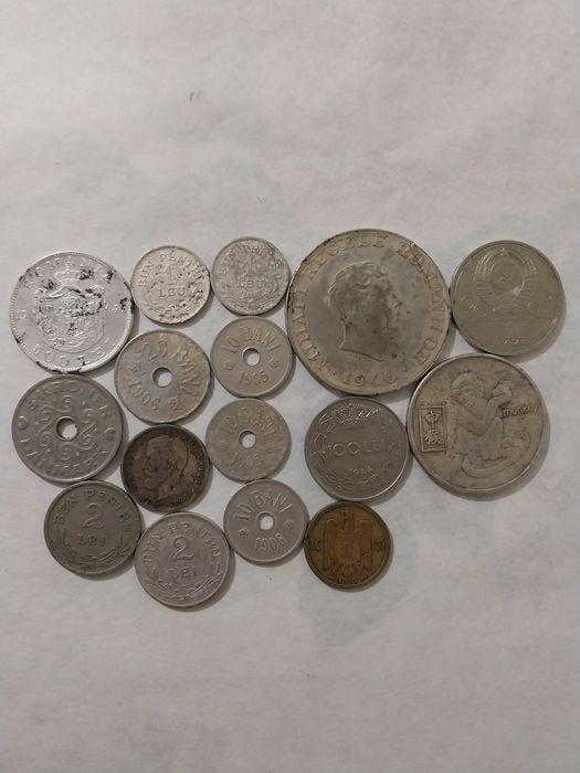 Monezi,insigne,fnioane,etc.