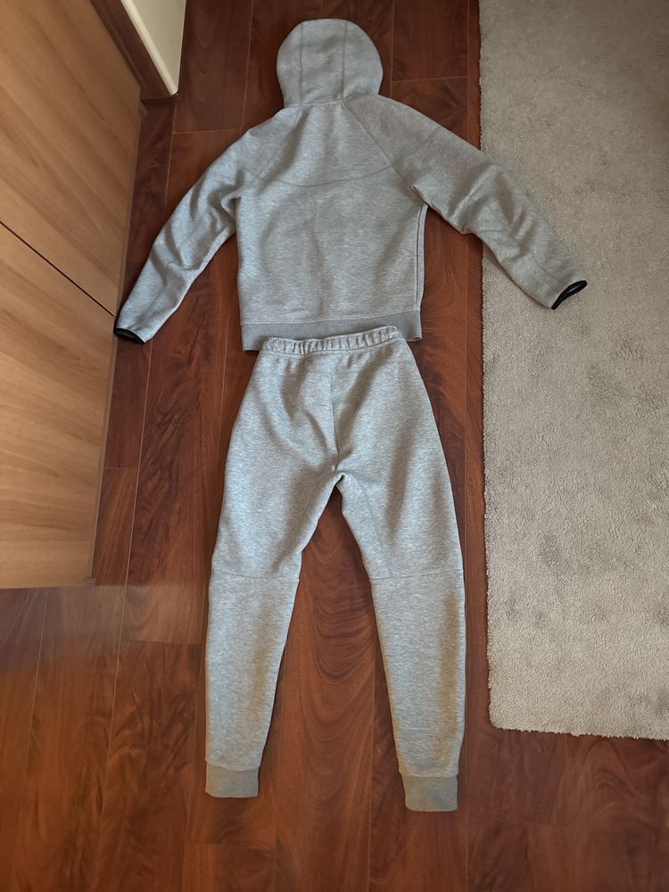 Nike Tech Fleece S