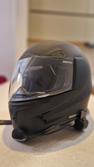 Мото шлем "ICON CARBON" .