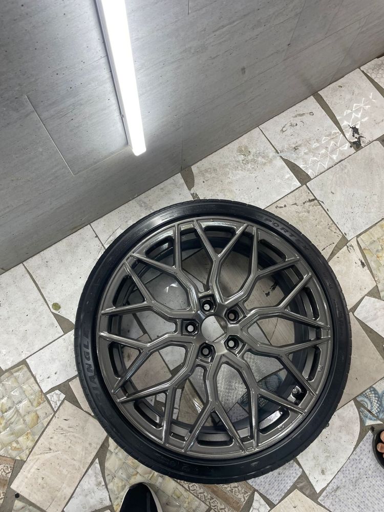 Продаётся диски vossen R20 5x114