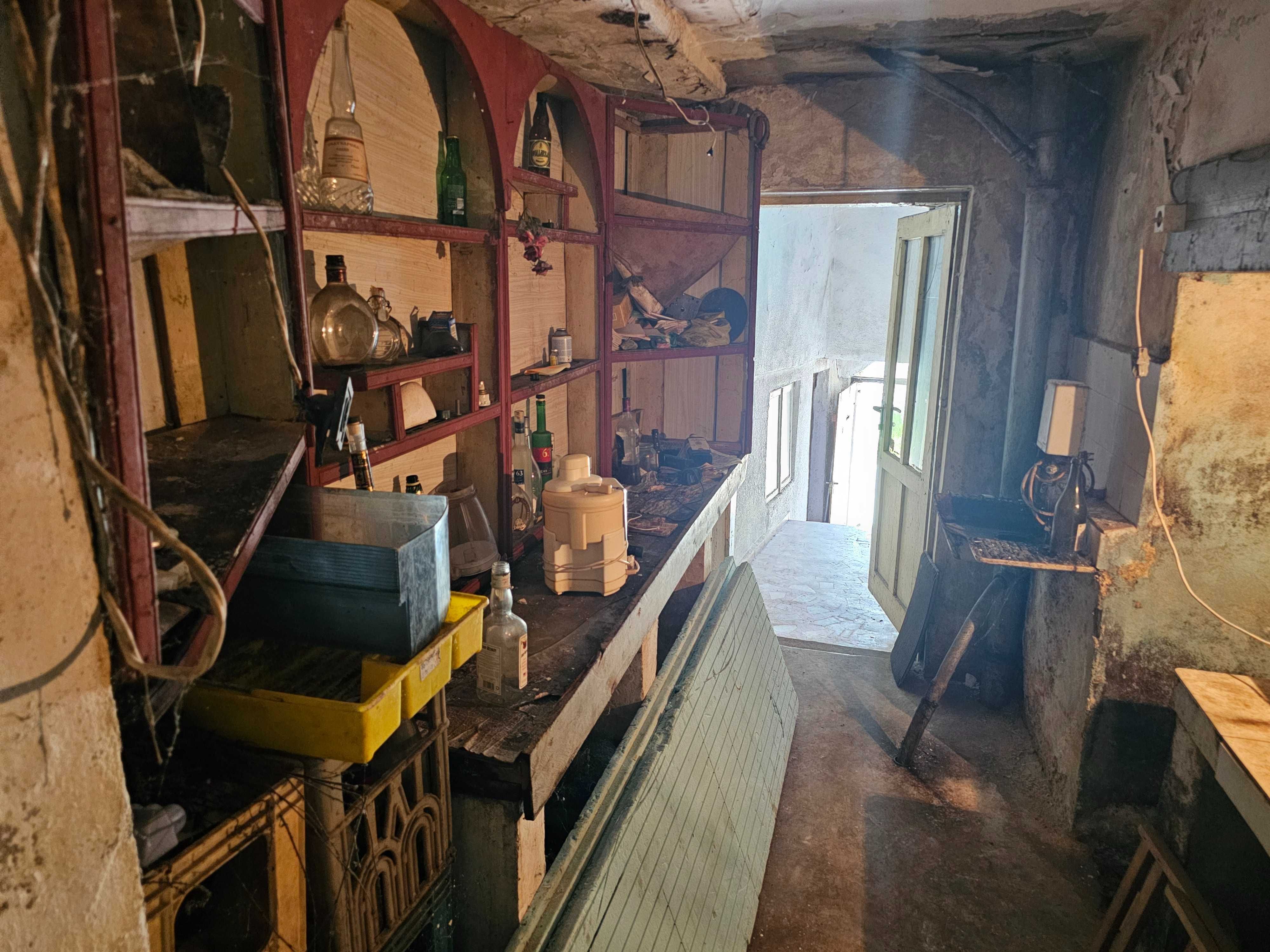 1832-Продава се двуетажна тухлена на плоча къща в кв. Оборище!