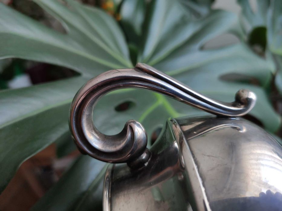 Vas vechi argintat tip zaharnita