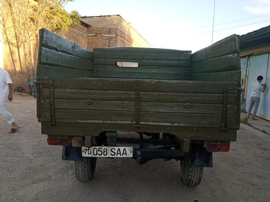 Уваз юк машинаси сотилади.