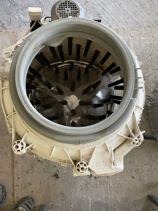 Машина за скубане на пилета,бройлери,кокошки. Скубачка