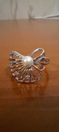 Кольцо, серебро родированное, жемчуг, размер 16.5