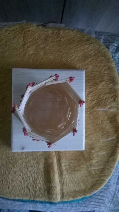 поставка несиметрична,за моливи или  касичка за пари