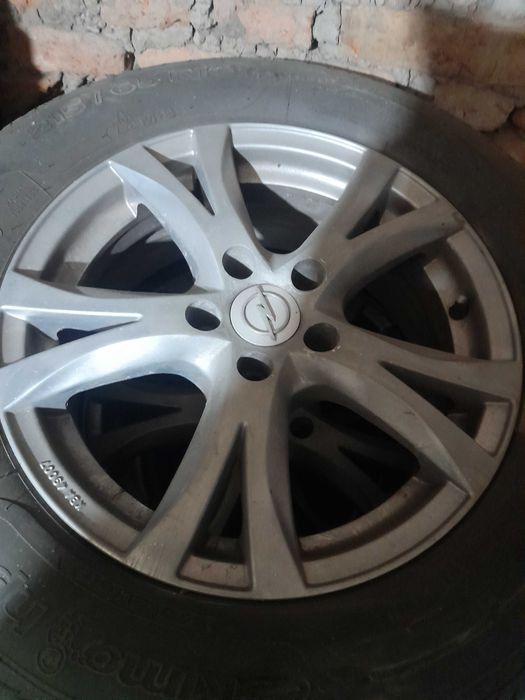 Vind 4cauciucuri 185/65/15 in 4 prezoanede iarna cu janta tabla  aliaj