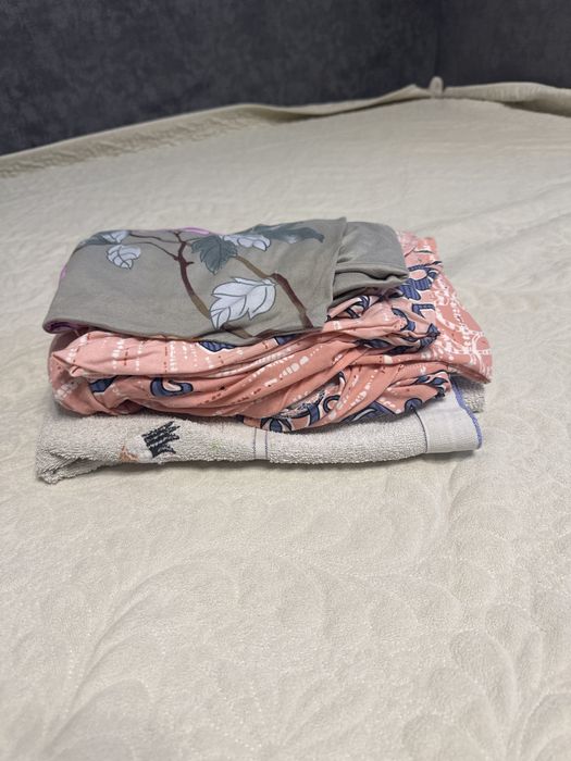 Полотенце и чехлы на 4 стула