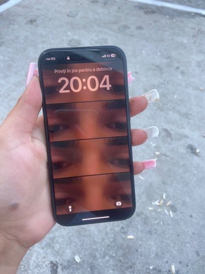 Vând iphone 15 nou