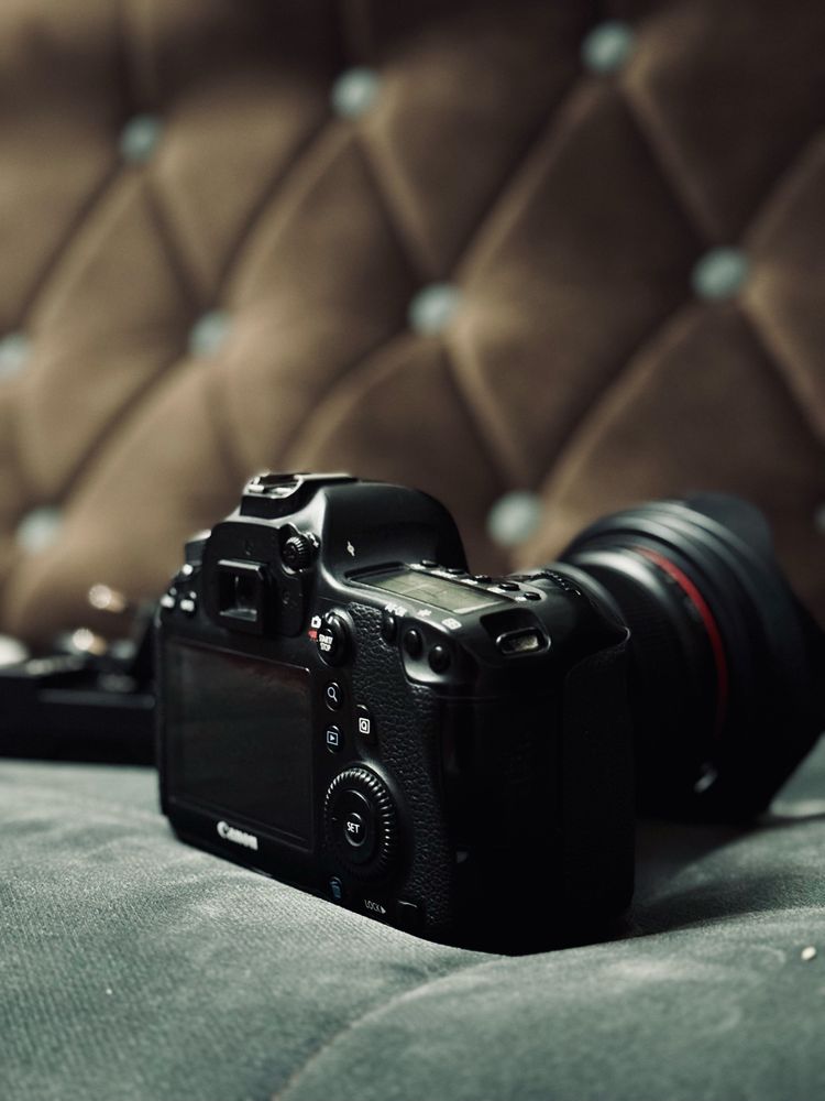 Canon 6D 17.40 obektiv 2 ta batareya orginal zaryadchik 32Flewka