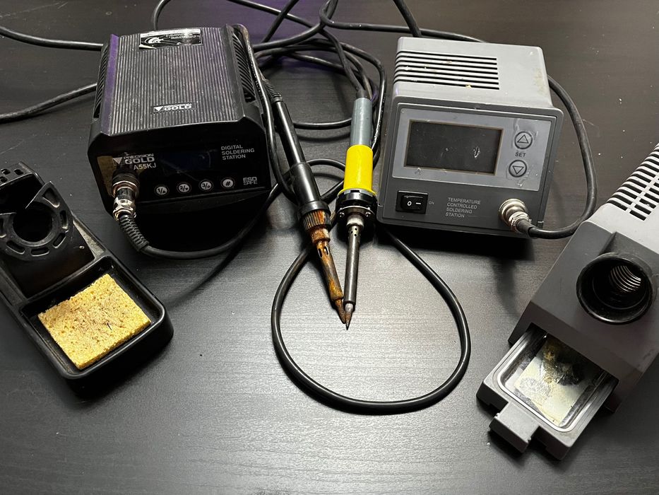 2 Stații de lipit profesionale