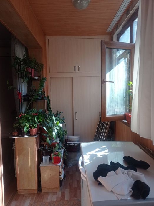 Юнусабад 12 квартал. Продается квартира 3/2/4