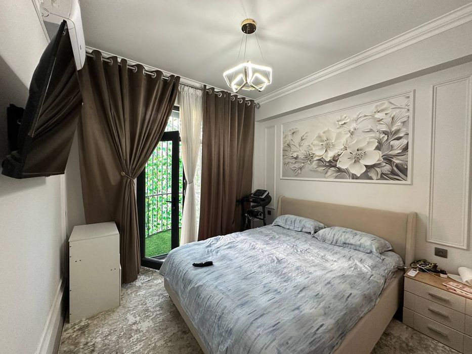 Уй сотилади 2хонали