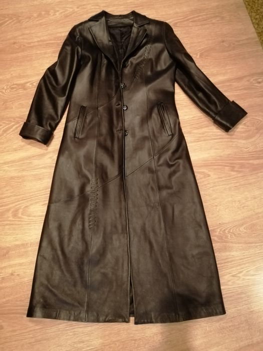 Пальто коженное 46. 48.