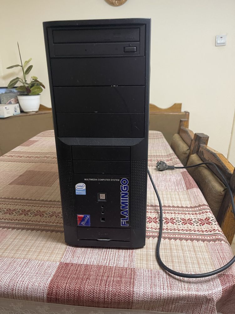 De vanzare monitor si unitate centrala de calculator carcasa pc