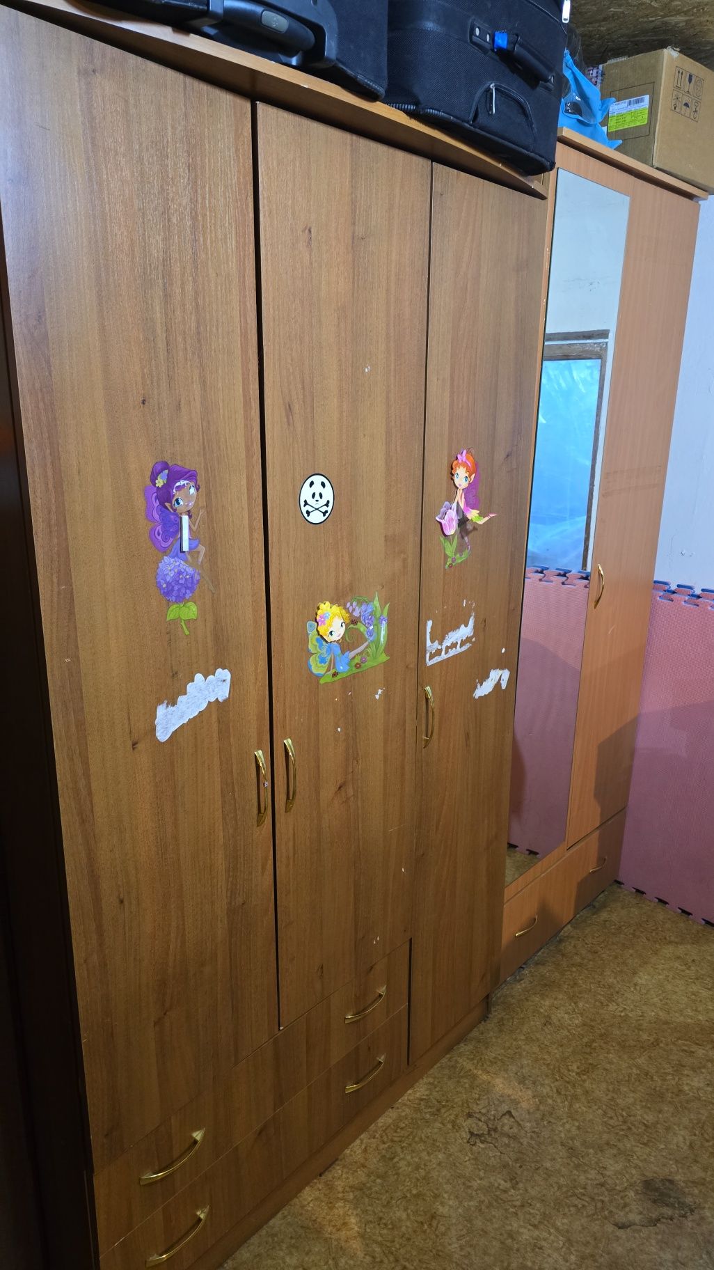 Мебель, столы ,стулья, шкафы