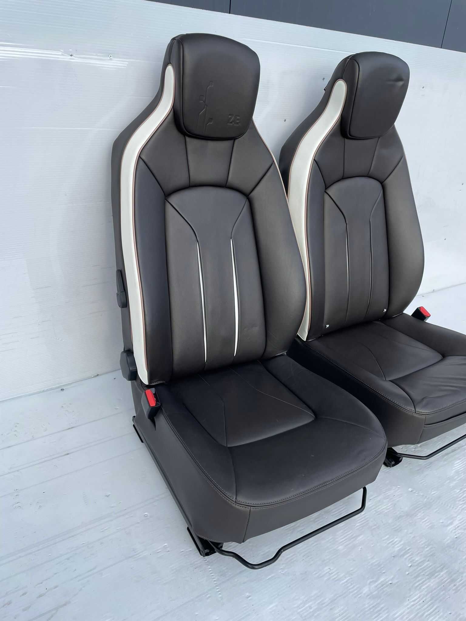 Set scaune fata piele stare ca noua incalzire Renault Zoe