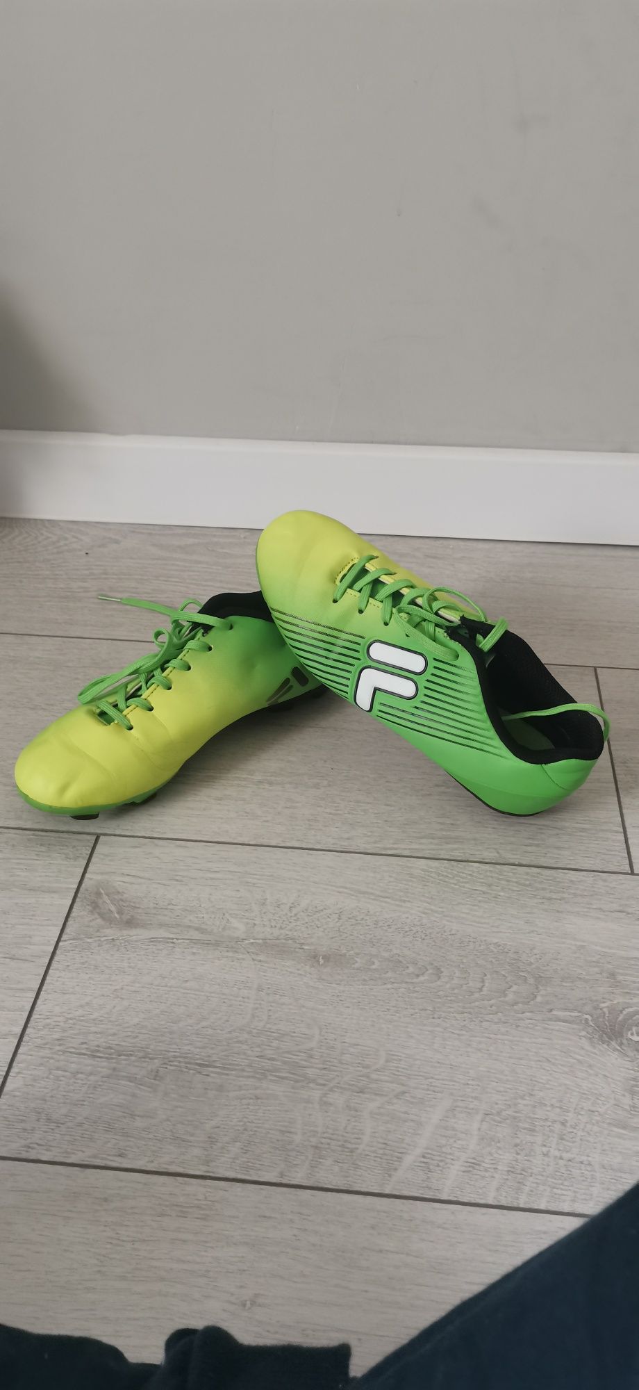 Футболни бутонки на fila