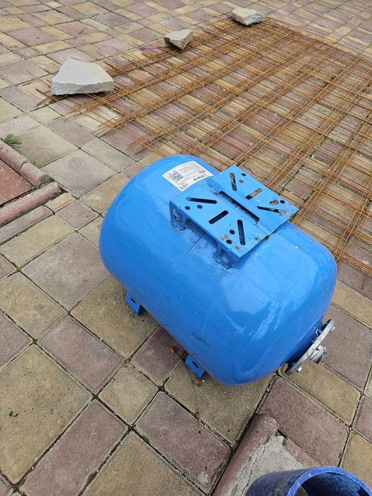 Vând vas expansiune 50L