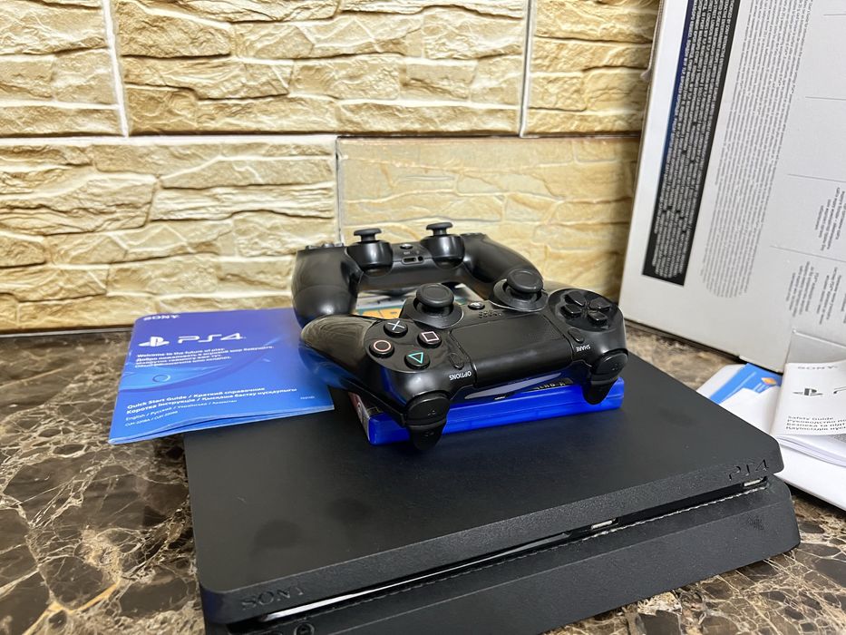 Plastation 4 slim 1tb 2 джойстика Приставка