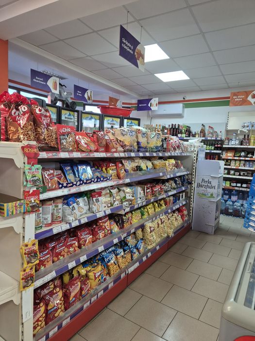 Magazin alimentar de vânzare – 15 km de Târgu Mureș, la drum principal