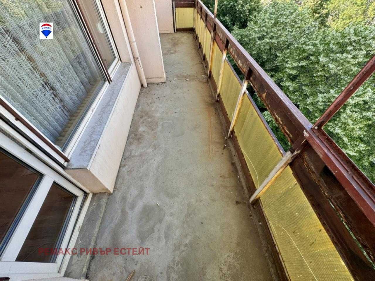 Двустаен апартамент за продажба кв. Здравец Север