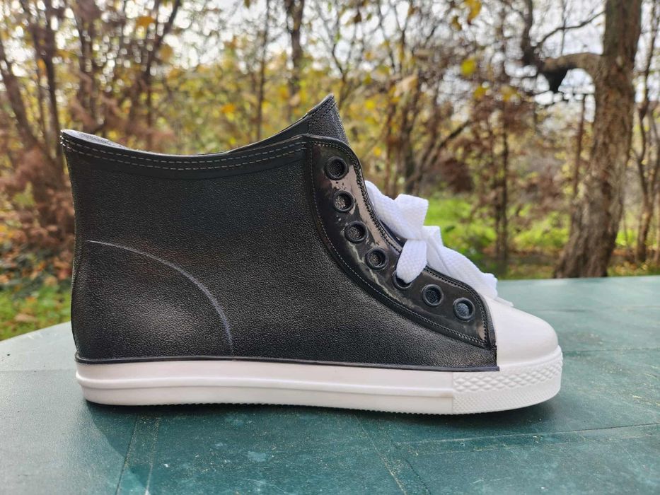 Палет ботуши и пантофи