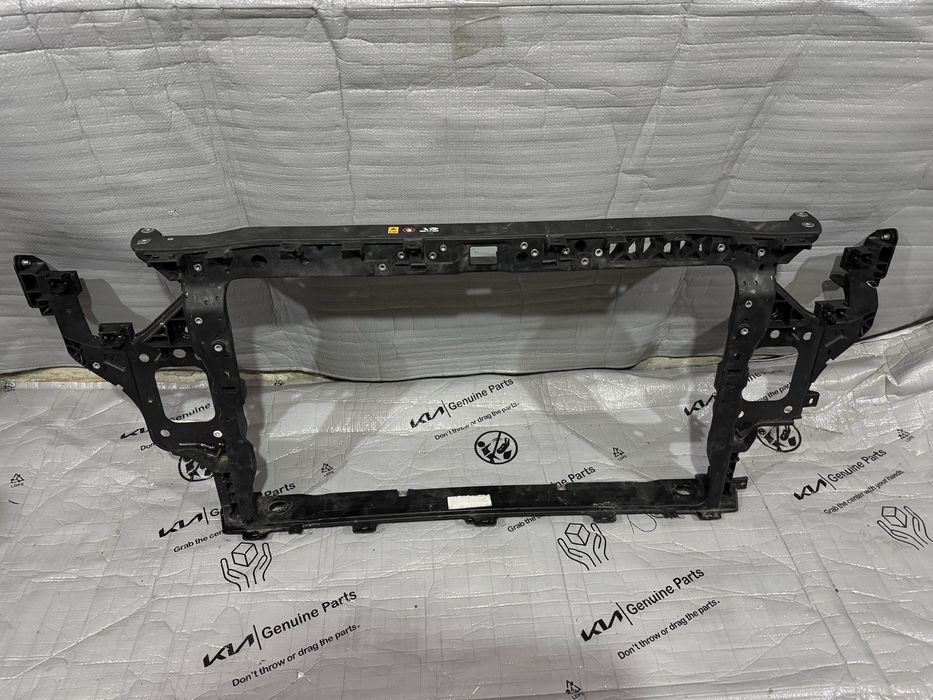 Панель радиаторов ( телевизор ) kia ceed с 2021 года по 2025