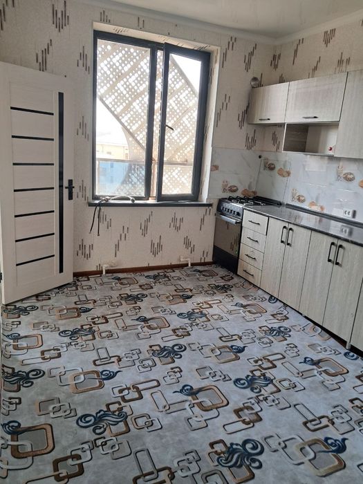 Navoiy shahridan  2 xona uy ISFAAN domi yangi bozor