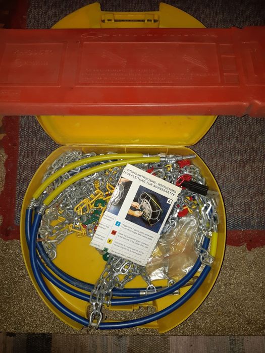 Set lanturi antiderapante si triunghi reflectorizant