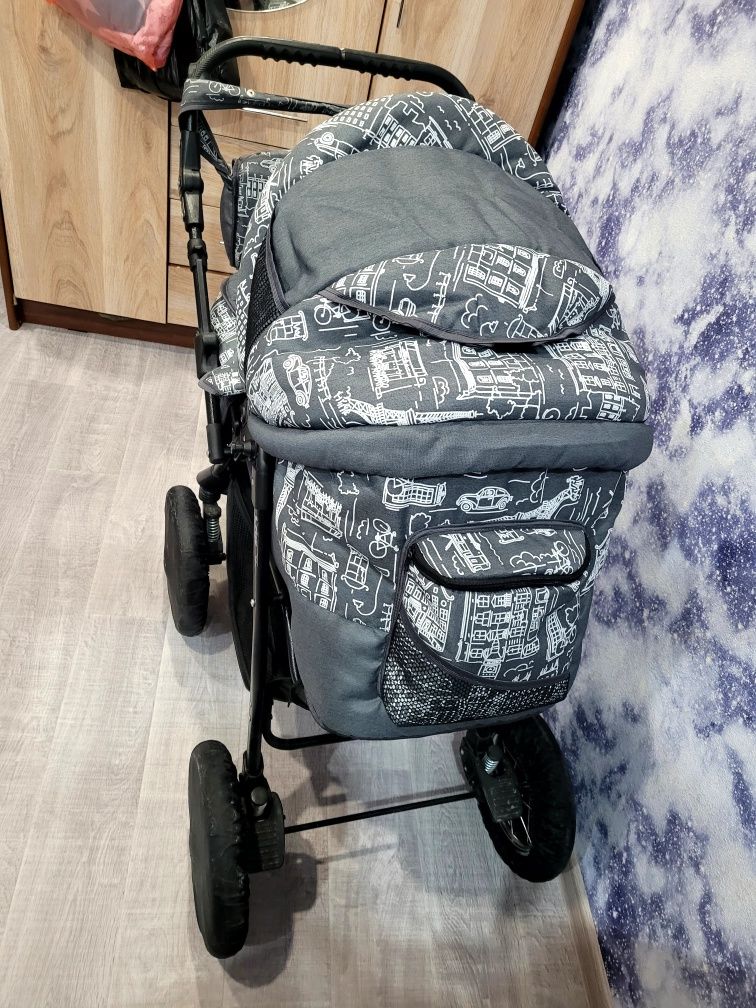 Продам детскую коляску