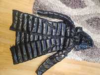 Vând geaca Moncler