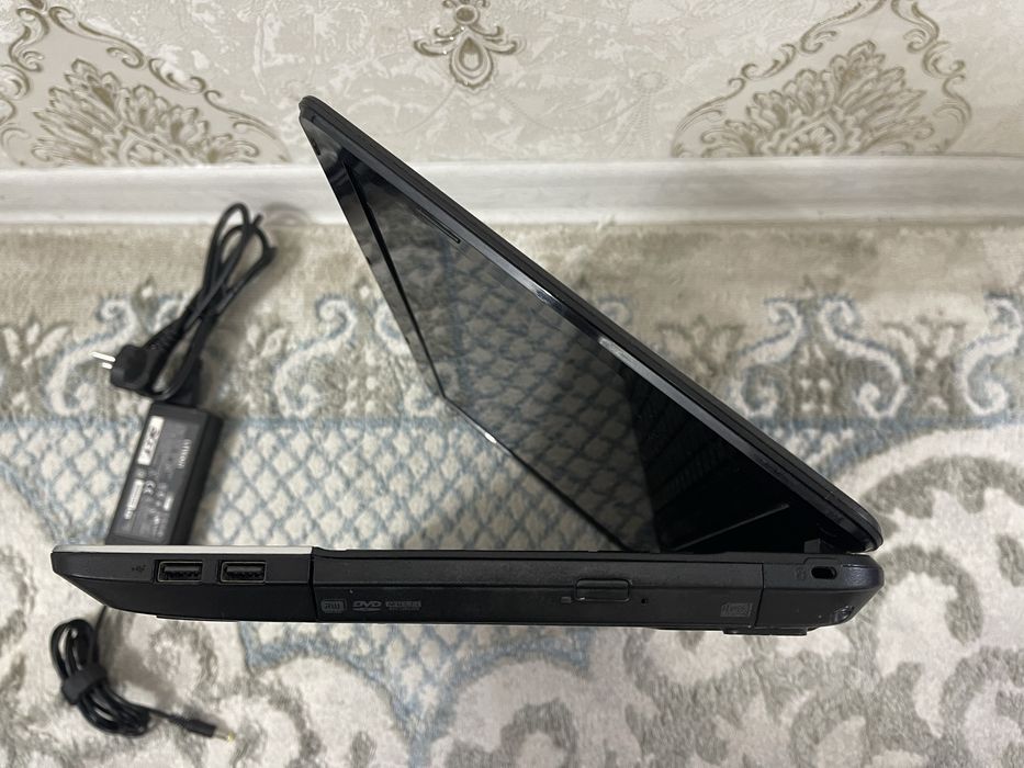 Продам ноутбук Acer Aspire E1-571G